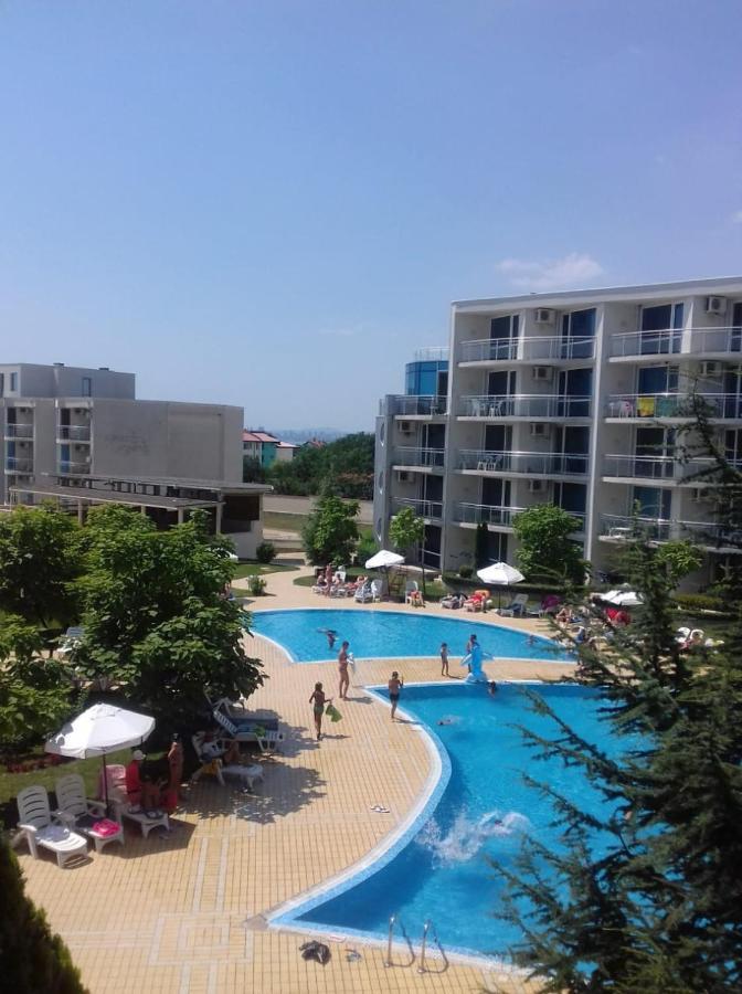 Apartment With Green Terrace بورغاس المظهر الخارجي الصورة