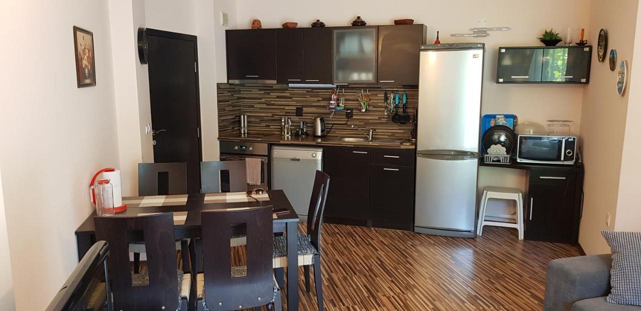 Apartment With Green Terrace بورغاس المظهر الخارجي الصورة